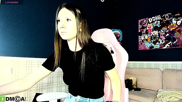 Nicole Charm online show from 11-28-25, 12:35