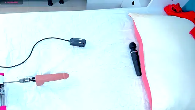 Snapshot of CintiaVega chatting on 02-04-25, 03:04 CintiaVega online show from 02-04-25, 03:04