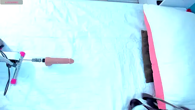 Snapshot of CintiaVega chatting on 02-21-25, 12:28 CintiaVega online show from 02-21-25, 12:28