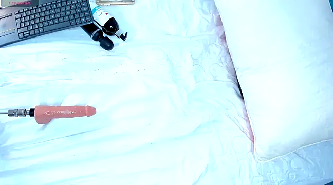 Snapshot of CintiaVega chatting on 02-21-25, 06:37 CintiaVega online show from 02-21-25, 06:37