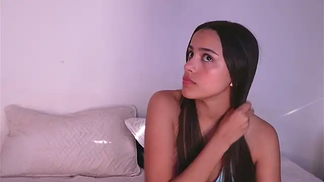 Snapshot of Nicky_and_Blake chatting on 12-13-24, 09:20 Nicky and Blake online show from 12-13-24, 09:20