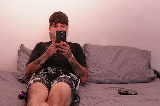 Snapshot of Nicky_and_Blake chatting on 03-03-25, 09:48 Nicky and Blake online show from 03-03-25, 09:48