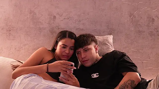 Snapshot of Nicky_and_Blake chatting on 10-06-25, 08:39 Nicky and Blake online show from 10-06-25, 08:39