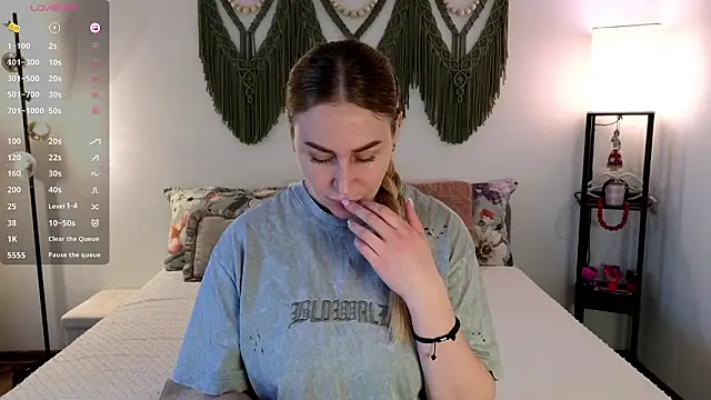 AliceMYs online show from 03-31-26, 10:37