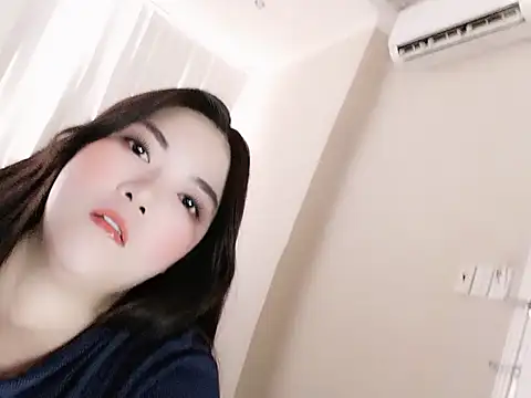 Snapshot of family196 chatting on 02-10-26, 03:32 family196 online show from 02-10-26, 03:32