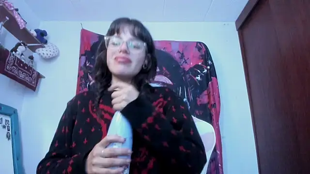 Snapshot of Lucyfx666 chatting on 05-26-26, 07:15 Lucyfx666 online show from 05-26-26, 07:15