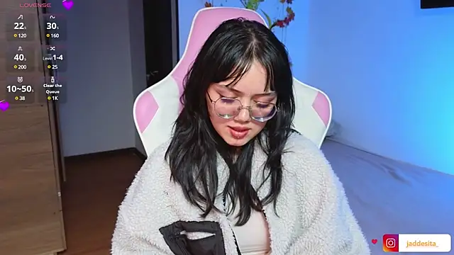 suzumi   online show from 01-24-25, 08:34