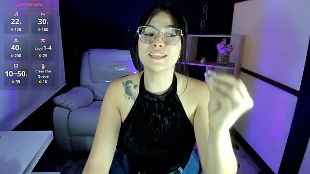 TifanyWhite  online show from 12-03-24, 10:29