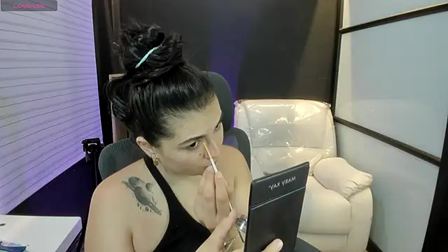 TifanyWhite  online show from 03-13-25, 08:43