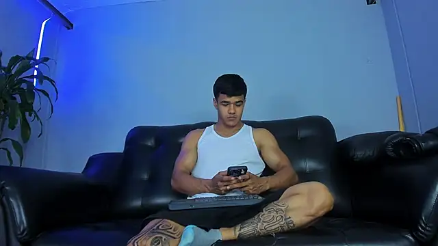 Rob saenz  online show from 09-17-25, 03:03