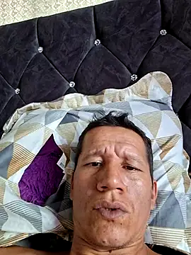 leoytessa 10 online show from 02-23-25, 08:00