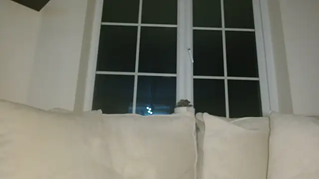 Snapshot of UKSYDNEYFOX chatting on 01-10-25, 06:20 UKSYDNEYFOX online show from 01-10-25, 06:20