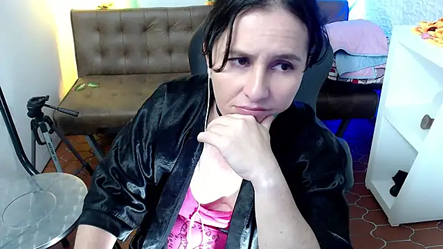 victoria jones online show from 03-12-25, 04:35