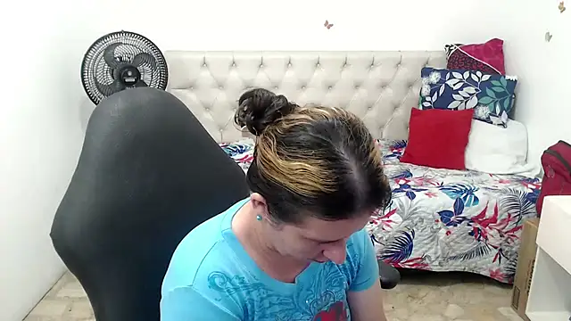 victoria jones online show from 04-02-26, 01:53