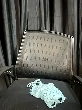 Snapshot of Diya_Chopra chatting on 10-04-25, 03:48 Diya Chopra online show from 10-04-25, 03:48