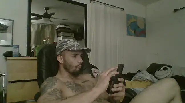 Snapshot of JohnnyDeep187 chatting on 01-13-25, 10:25 JohnnyDeep187 online show from 01-13-25, 10:25