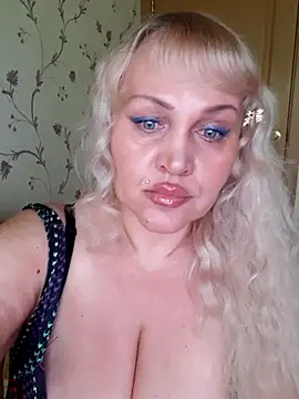 IsabellaBoni online show from 05-18-26, 07:03