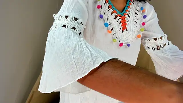 Ariella Ruiz online show from 10-12-25, 12:04