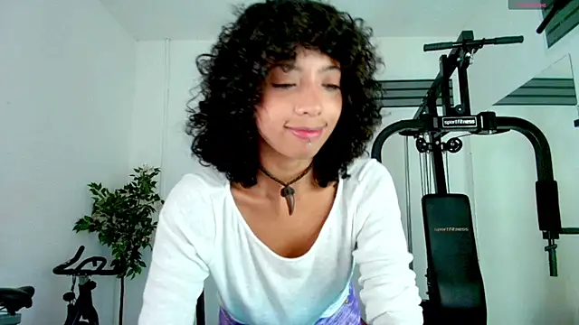 Ariella Ruiz online show from 01-11-26, 12:21