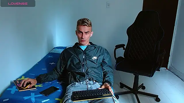 bray hotboy777 online show from 10-11-25, 03:32