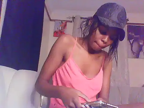 sweetanabella4 online show from 06-18-26, 07:08