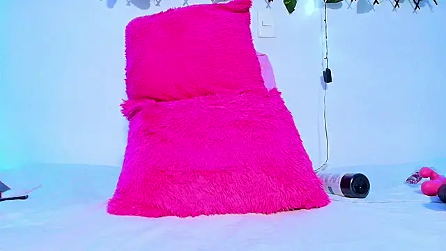 Snapshot of Aleesha_17 chatting on 12-07-24, 10:34 Aleesha 17 online show from 12-07-24, 10:34