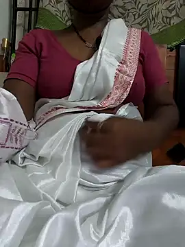 Snapshot of Tamil--Rani chatting on 02-08-25, 04:47 Tamil--Rani online show from 02-08-25, 04:47