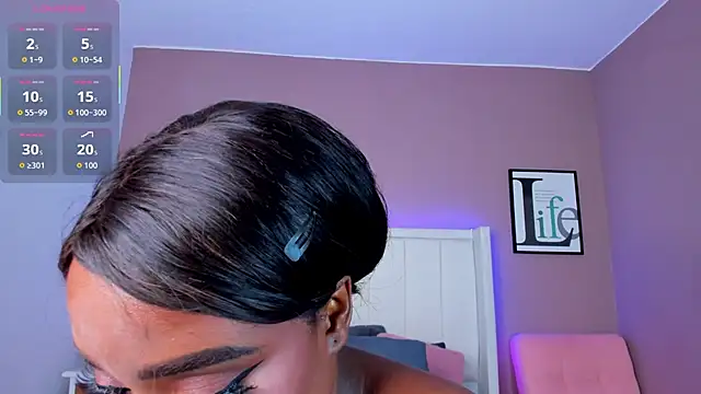 Britanymooree online show from 11-18-25, 07:29