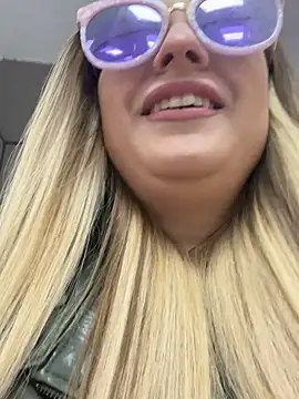 Snapshot of OlgaBuzzz chatting on 03-05-25, 08:54 OlgaBuzzz online show from 03-05-25, 08:54