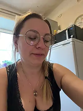 Snapshot of OlgaBuzzz chatting on 03-20-25, 12:00 OlgaBuzzz online show from 03-20-25, 12:00