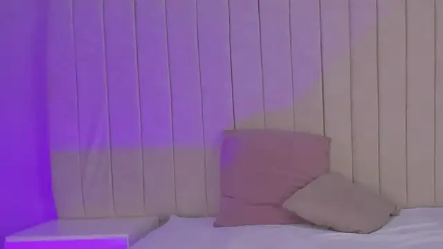 Littleolivia  online show from 02-04-25, 03:57