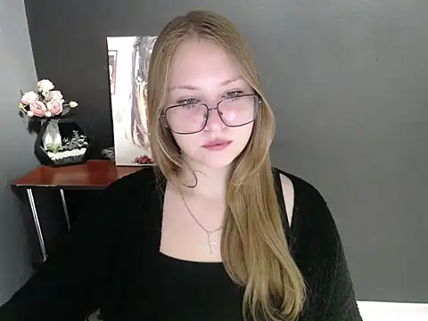 Snapshot of lady_minx chatting on 10-21-25, 06:25 lady minx online show from 10-21-25, 06:25