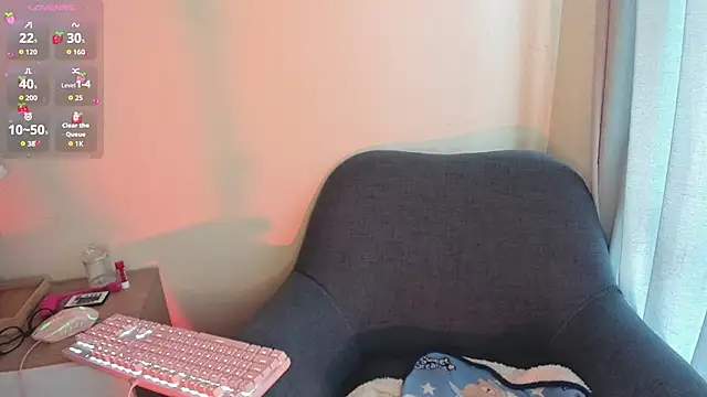 Snapshot of lovely__martina chatting on 09-24-25, 09:29 lovely  martina online show from 09-24-25, 09:29