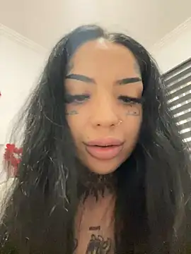 Snapshot of CreamyInkky_ chatting on 12-12-24, 01:49 CreamyInkky  online show from 12-12-24, 01:49