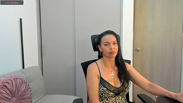 Evawalker  online show from 10-11-25, 12:54