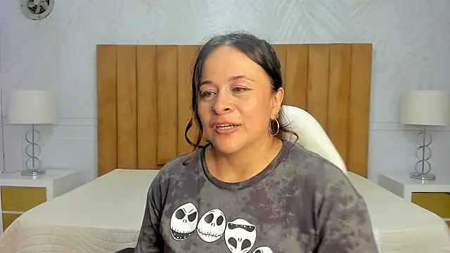 Snapshot of Daphne81_ chatting on 01-29-25, 09:12 Daphne81  online show from 01-29-25, 09:12