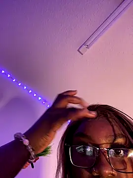 LillShayy online show from 12-18-25, 06:30