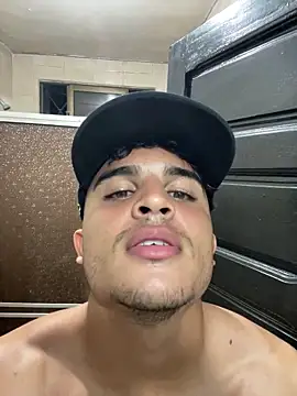 Snapshot of Mentriplex chatting on 09-23-25, 04:26 Mentriplex online show from 09-23-25, 04:26