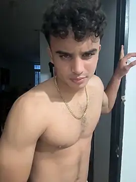 Snapshot of Mentriplex chatting on 10-22-25, 03:40 Mentriplex online show from 10-22-25, 03:40