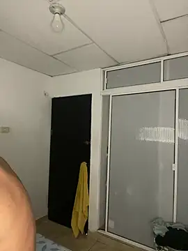 Snapshot of Mentriplex chatting on 01-13-26, 03:56 Mentriplex online show from 01-13-26, 03:56