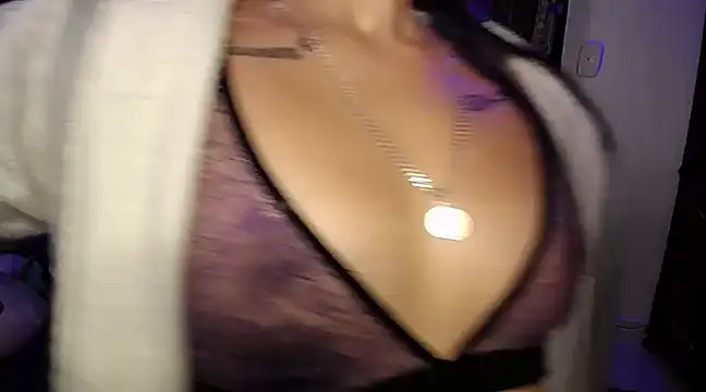 Snapshot of iam_valery chatting on 12-28-24, 03:47 iam valery online show from 12-28-24, 03:47