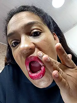 Michelle Brito1 online show from 10-23-25, 10:41