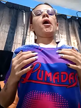 Snapshot of karolainvalentina chatting on 02-14-25, 12:25 karolainvalentina online show from 02-14-25, 12:25