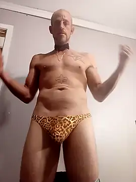 Snapshot of 5g4ever chatting on 12-25-24, 04:11 5g4ever online show from 12-25-24, 04:11