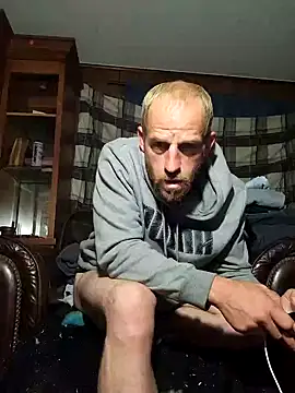 Snapshot of 5g4ever chatting on 01-06-25, 03:53 5g4ever online show from 01-06-25, 03:53