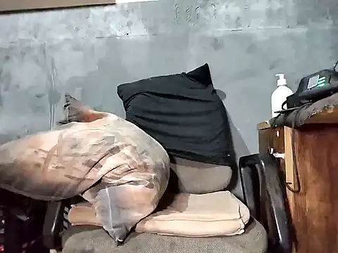 bumbumtatuado online show from 12-17-25, 02:06