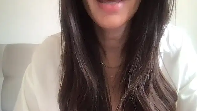 paolajonez online show from 02-15-26, 01:52