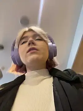 Baby  Naughty online show from 01-11-25, 09:15