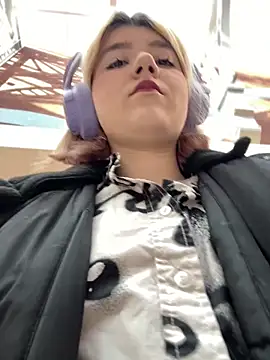 Baby  Naughty online show from 03-22-25, 11:21