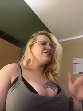 Lalalynn online show from 04-14-26, 06:58